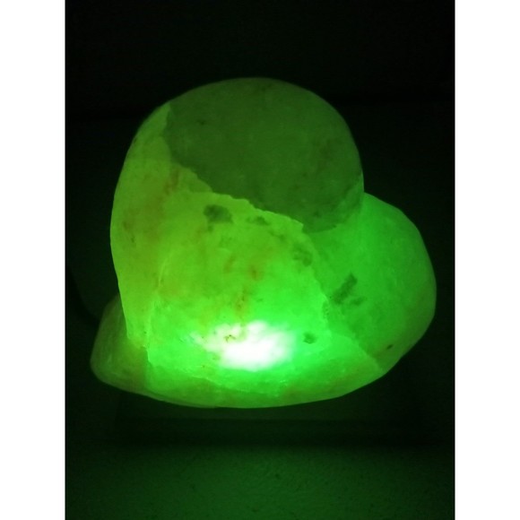 Mocking Hand Crafted Heart Shaped Salt Lamp - Picture 6 of 12